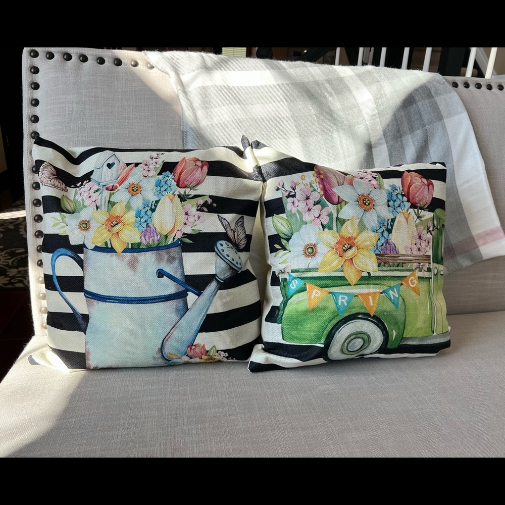 2 NWOT 16 x 16 spring pillow covers